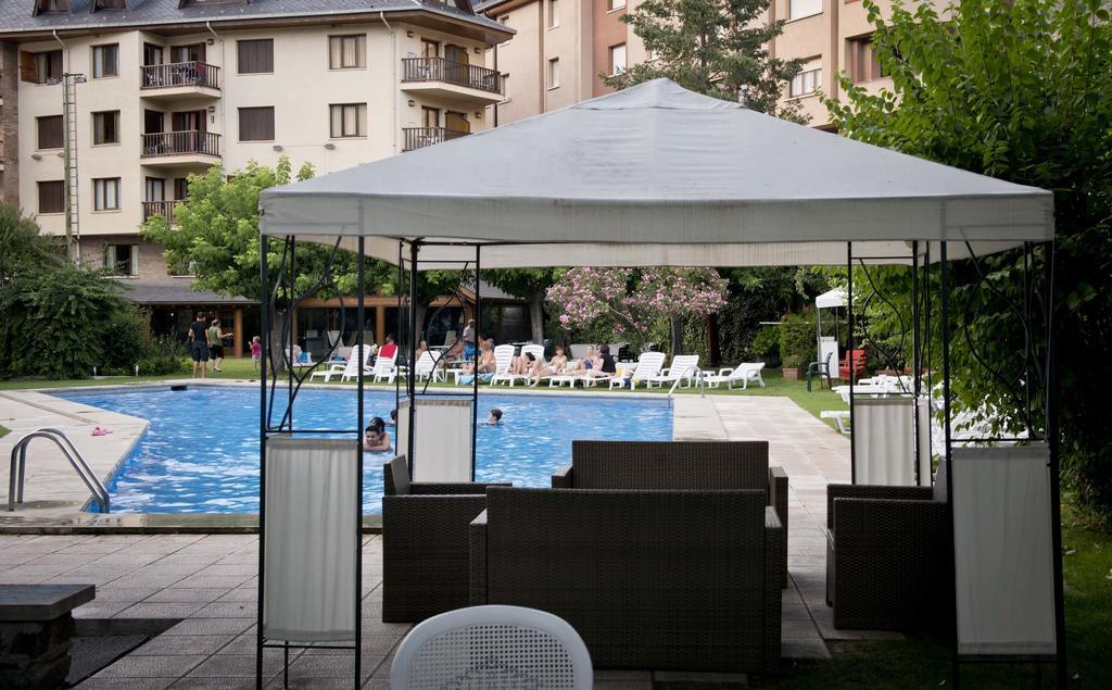Pessets Adelaida 4* Sort